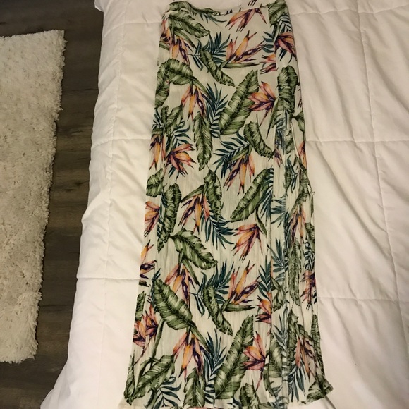 Gorgeous Floral Maxi Skirt - Picture 5 of 6
